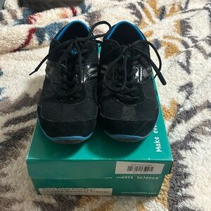 Tony Little Cheeks Barefoot Trainer, very good condition, black, size 9